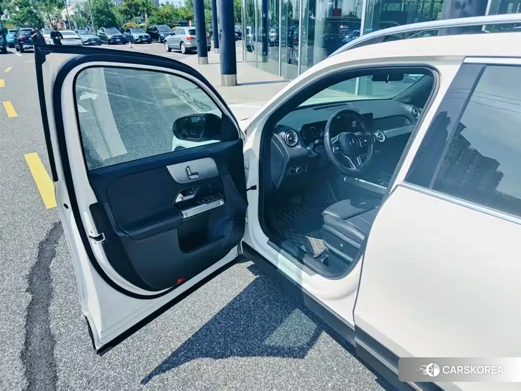 Mercedes-Benz GLB 2022 Белый из Китая, фото 4