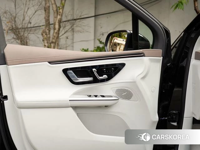 Mercedes-Benz EQE SUV 2026 Черный из Китая, фото 4