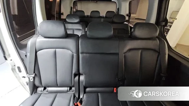 Hyundai Staria 2022 Белый из Кореи, фото 4