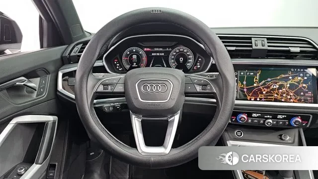 Audi Q3 (F3) 2022 Черный из Кореи, фото 4