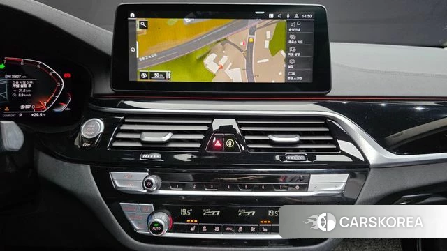 BMW 5 Series (G30) 2022 Черный из Кореи, фото 4