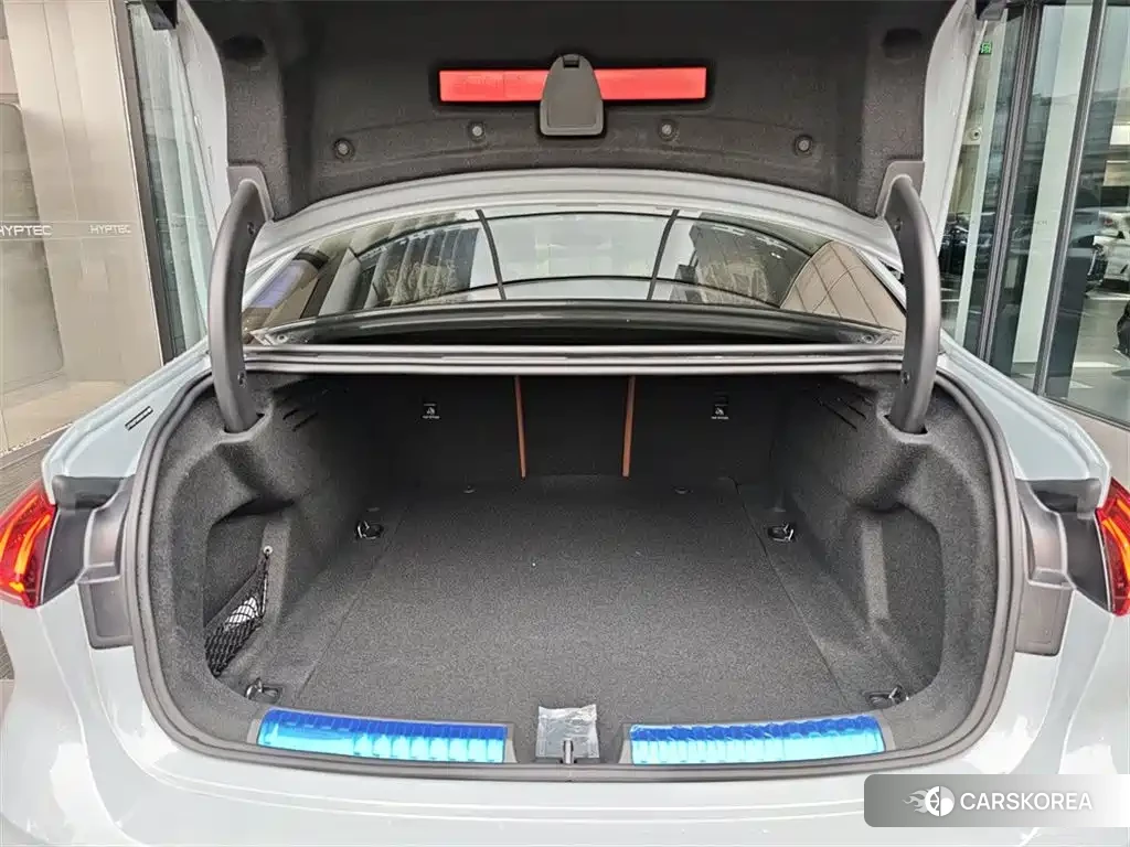 Audi A5L 2026 Silver/gray из Китая, фото 5