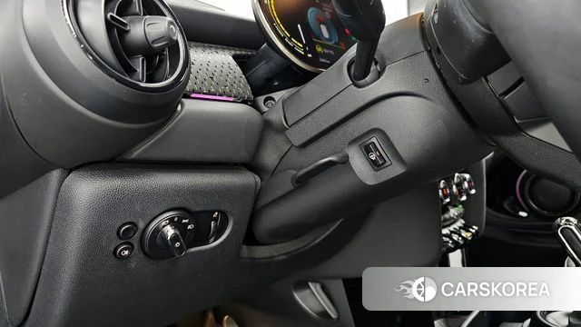 Mini Cooper Electric 2022 Черный из Кореи, фото 4