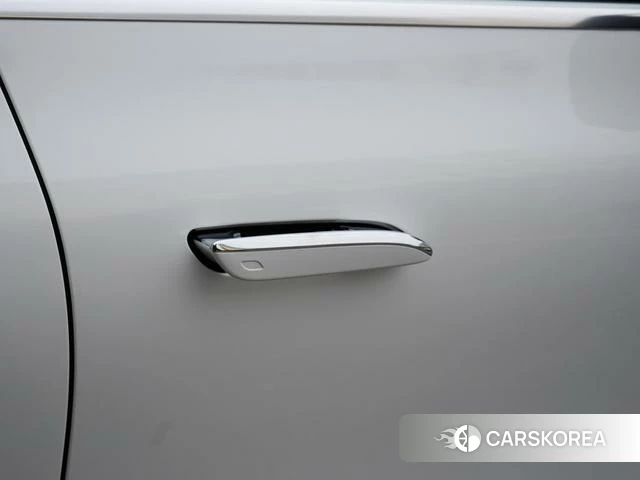 Mercedes-Benz EQE 2026 Белый из Китая, фото 4