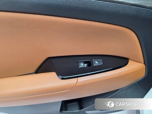 Kia Sportage 5th Generation 2023 Белый из Кореи, фото 4