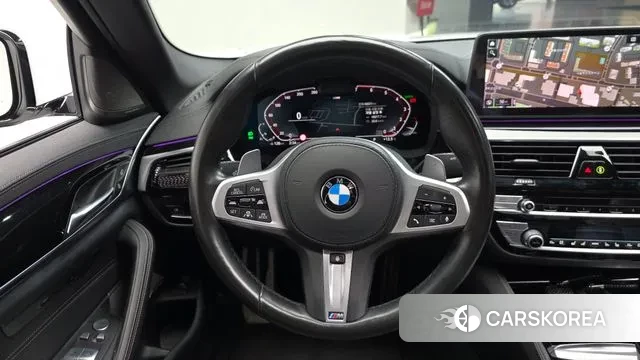 BMW 5 Series (G30) 2021 Белый из Кореи, фото 4