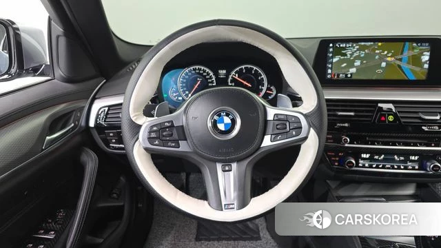 BMW 5 Series (G30) 2018 Светло-серебряный цвет из Кореи, фото 4