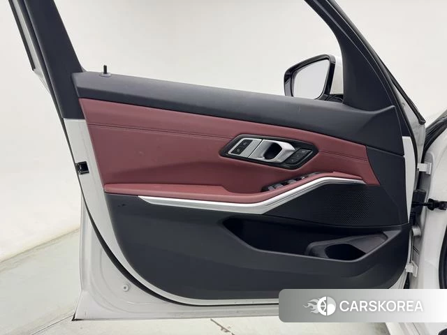 BMW 3 series 2024 Белый из Китая, фото 4