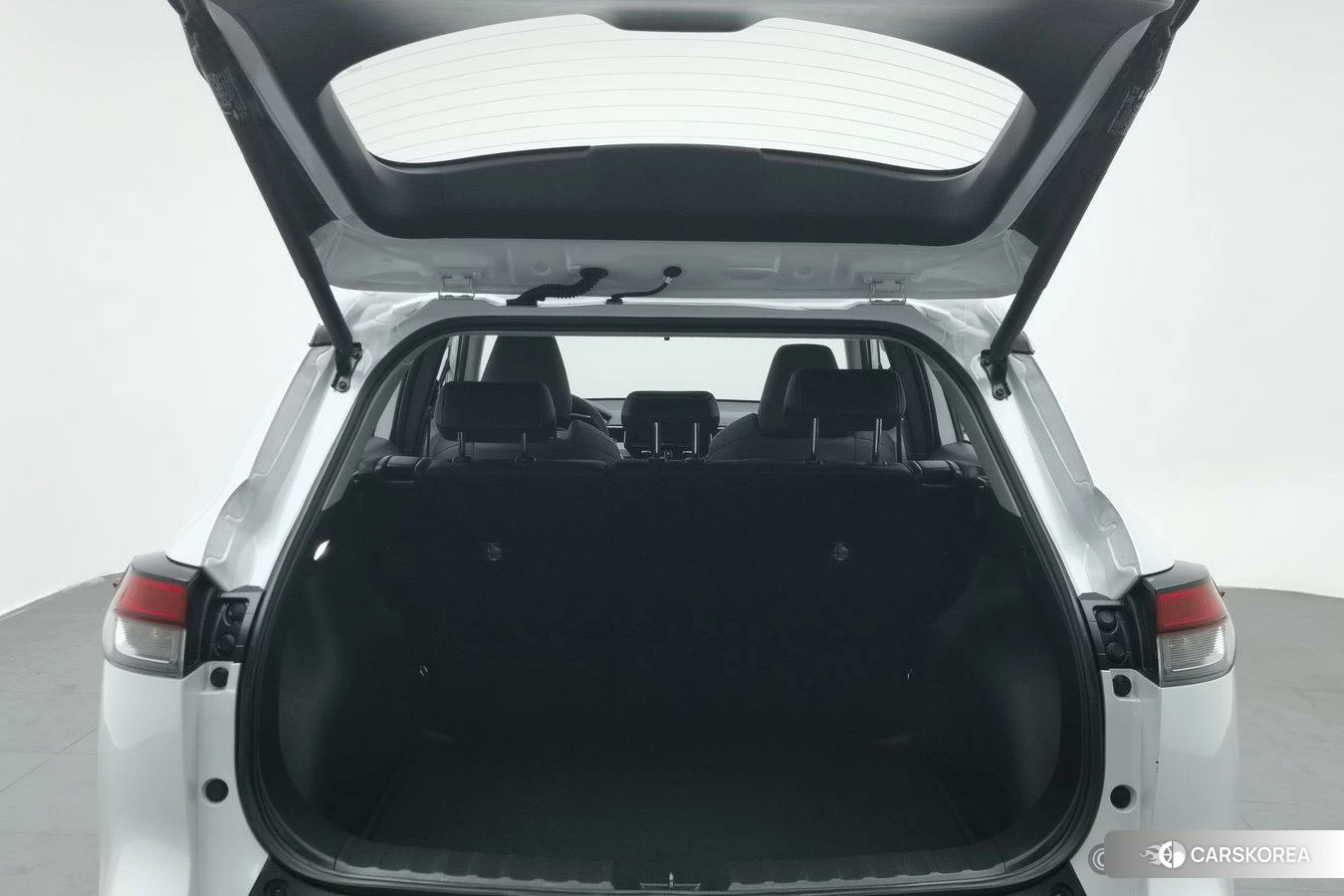 Toyota Frontlander 2022 Белый из Китая, фото 4