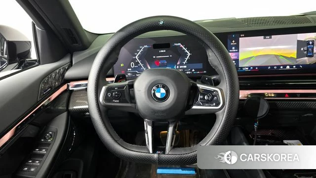 BMW 5 Series (G60) 2024 Черный из Кореи, фото 4