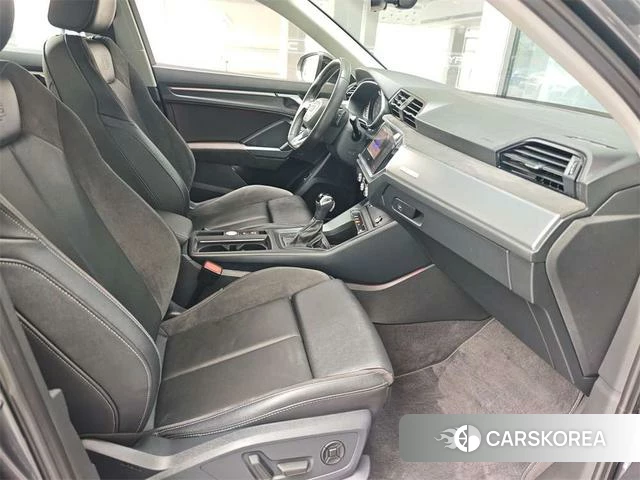 Audi Q3 Sportback 2023 Темно-серый из Китая, фото 4