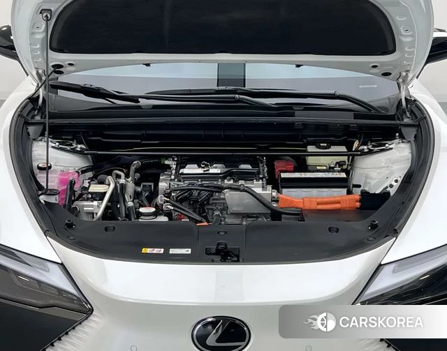 Lexus RZ 2024 Белый из Китая, фото 4