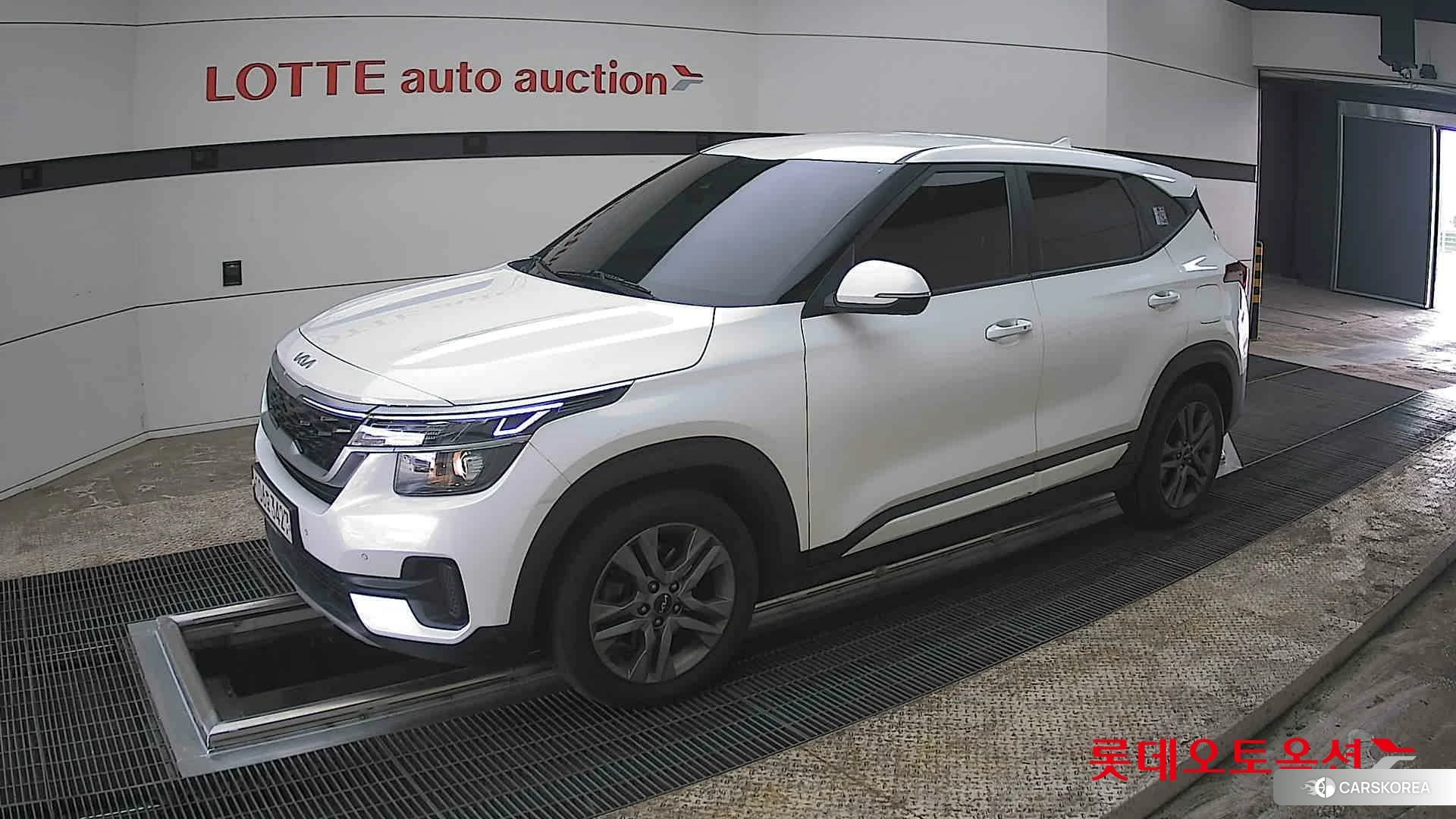 Kia Seltos 2022 Белый из Кореи, фото 4