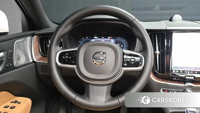 Volvo XC60 second Generation 2025 Белый из Кореи, фото 4