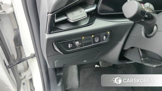 Kia Di Ol Nu Niro 2024 Белый из Кореи, фото 4