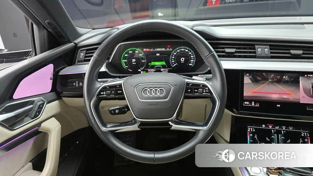 Audi e-Tron 2020 Синий из Кореи, фото 4