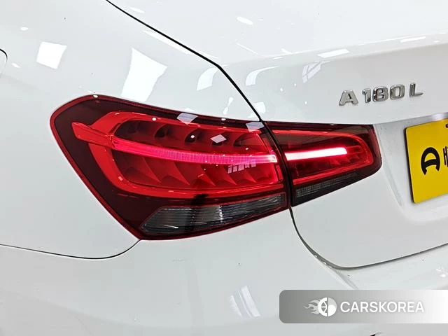 Mercedes-Benz Class A 2023 Белый из Китая, фото 4