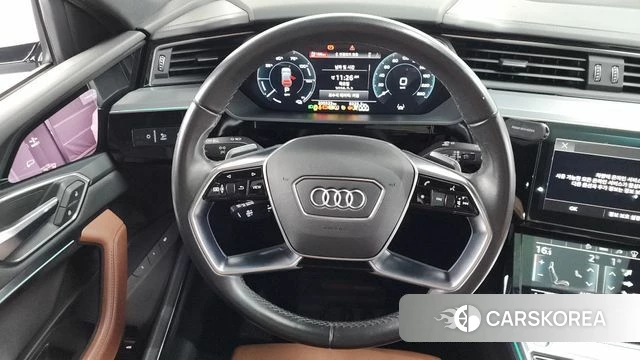 Audi e-Tron 2021 Белый из Кореи, фото 4