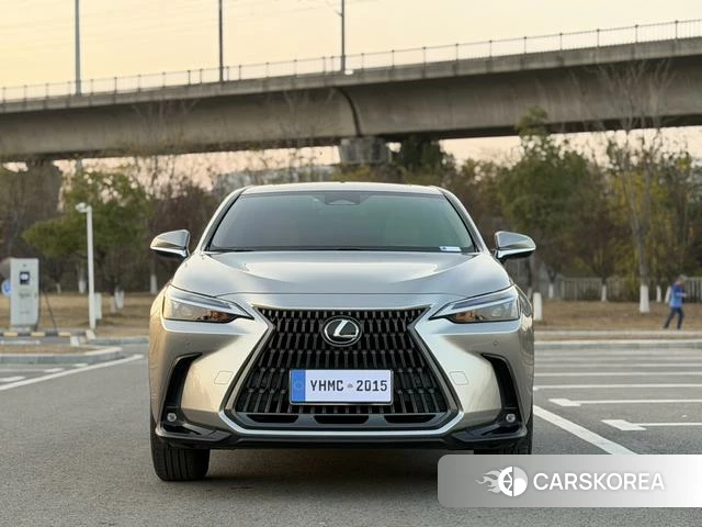 Lexus NX 2022 Серебристо-серый из Китая, фото 4