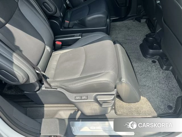 Toyota Saina 2024 Белый из Китая, фото 4
