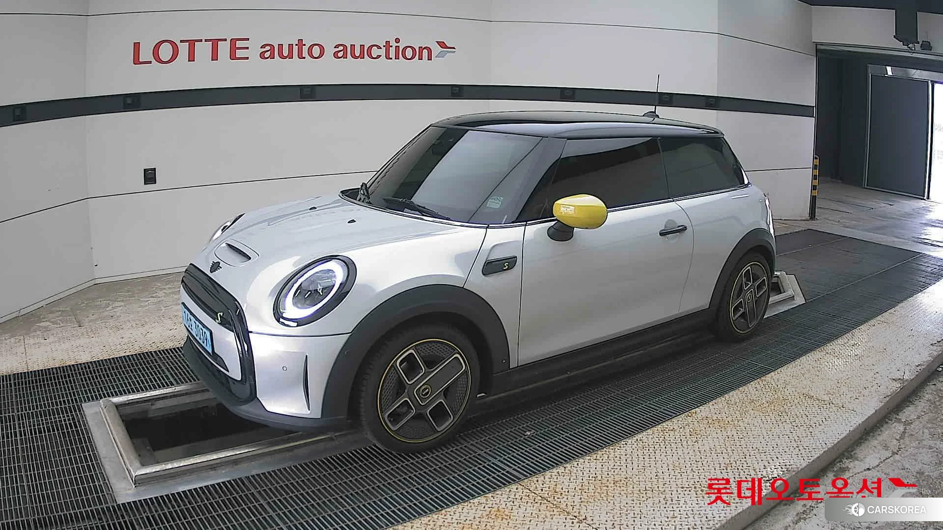 BMW MINI Cooper SE 2022 White Silver из Кореи, фото 4