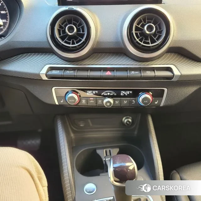 Audi Q2 2023 Белый из Кореи, фото 4