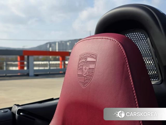 Porsche 718 Boxster 2022 Серебристо-серый из Кореи, фото 4