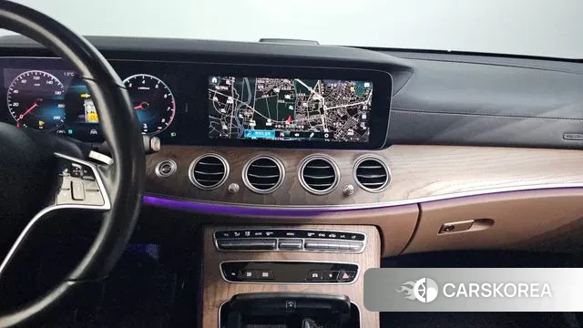 Mercedes-Benz E-Class W213 2022 Белый из Кореи, фото 4