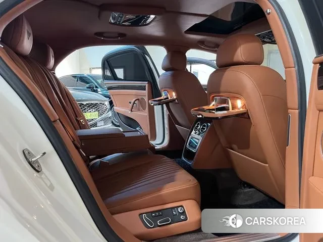 Bentley Flying Spur 2nd Generation 2018 Белый из Кореи, фото 4
