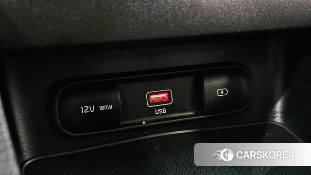 Kia The New K3 2nd generation 2023 Белый из Кореи, фото 4