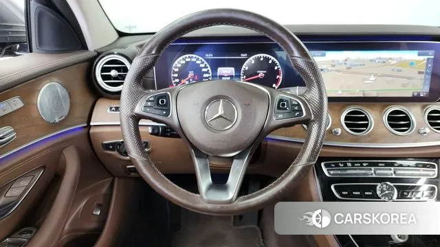 Mercedes-Benz E-Class W213 2018 Серый из Кореи, фото 4