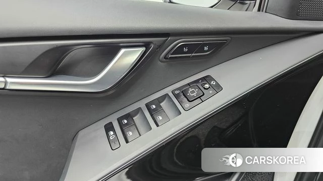 Kia Di Ol Nu Niro 2024 Белый из Кореи, фото 4