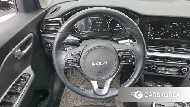 Kia Niro Plus 2022 Белый из Кореи, фото 4