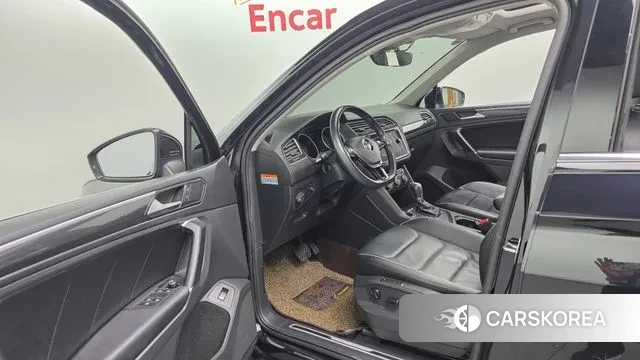 Volkswagen Tiguan second Generation 2018 Черный из Кореи, фото 4