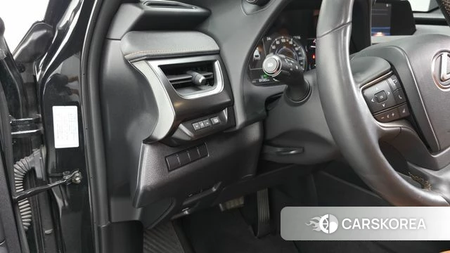 Lexus UX250h 2021 Черный из Кореи, фото 4