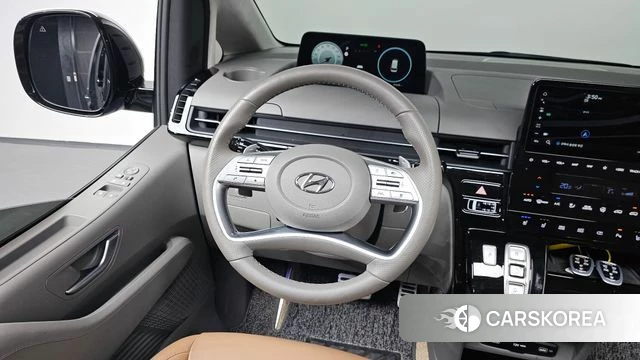Hyundai Staria 2023 Серый из Кореи, фото 4
