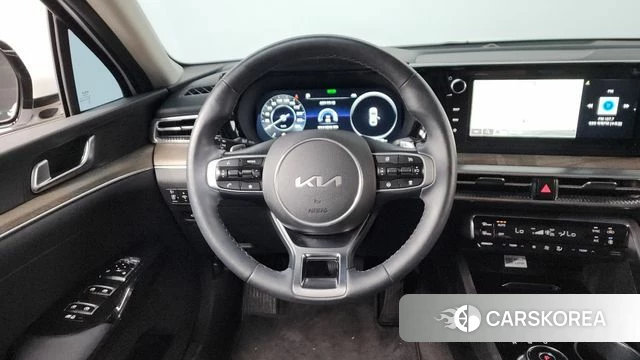 Kia K5 3rd generation 2023 Белый из Кореи, фото 4