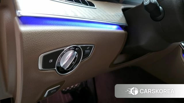 Mercedes-Benz E-Class W213 2019 Белый из Кореи, фото 4