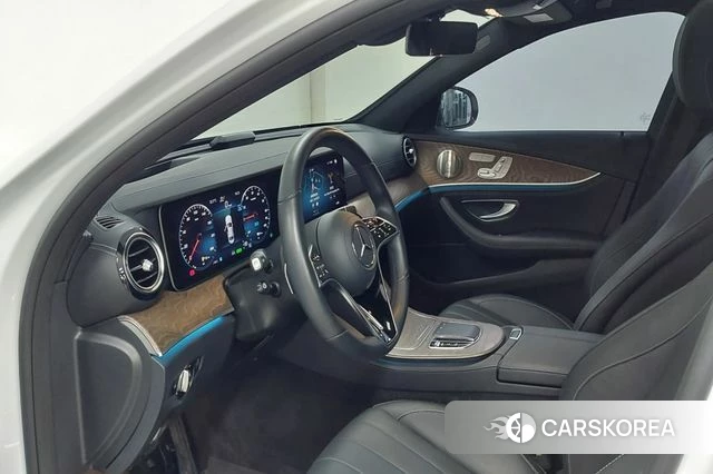 Mercedes-Benz E-Class W213 2023 Белый из Кореи, фото 4