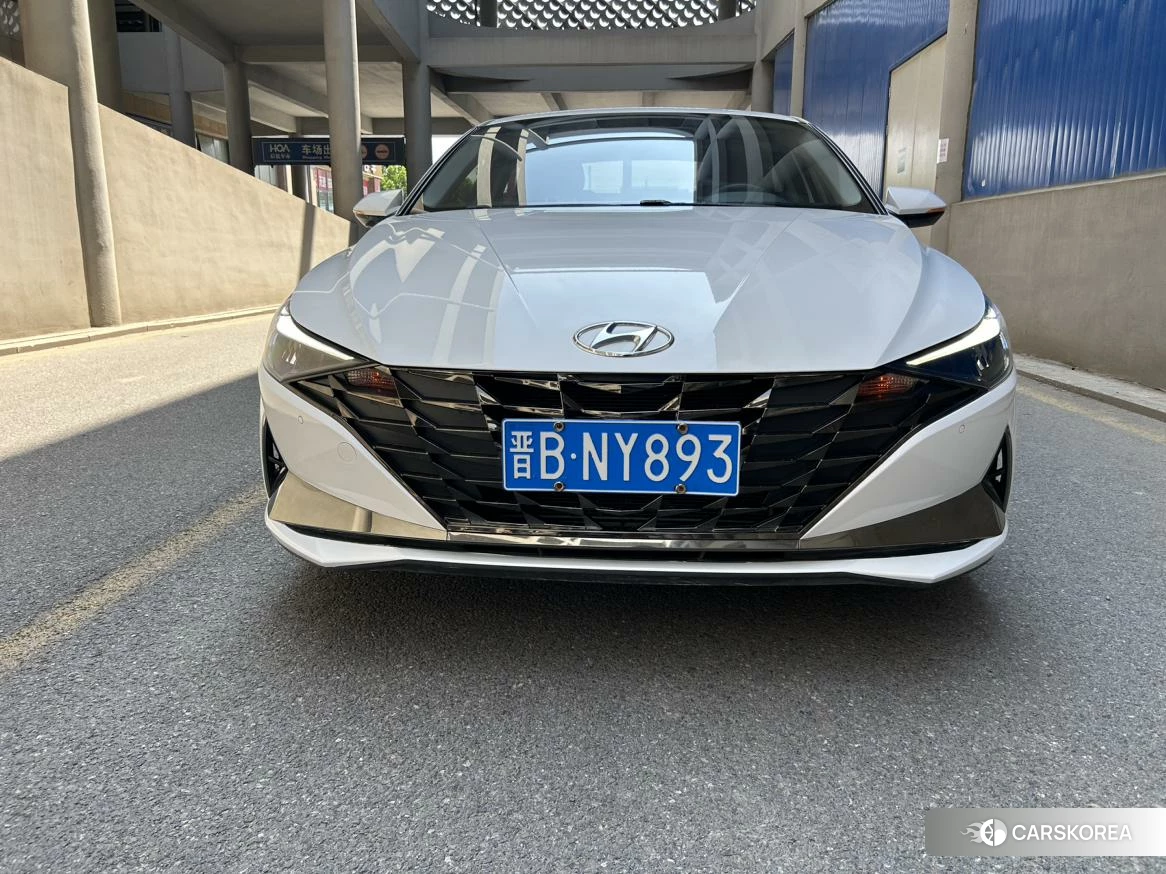 Hyundai Elantra 2023 Белый из Китая, фото 4