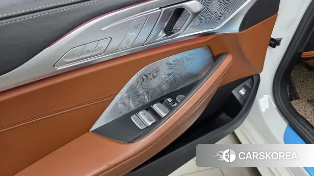 BMW 8 Series (G15) 2022 Белый из Кореи, фото 4