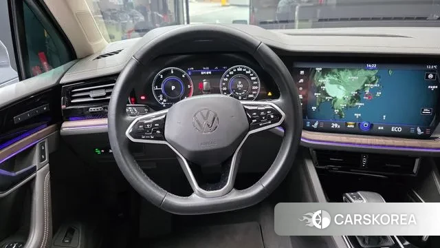 Volkswagen Touareg 3rd generation 2023 Серый из Кореи, фото 4
