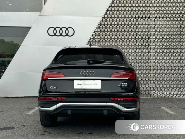 Audi Q5L Sportback 2021 Черный из Китая, фото 4