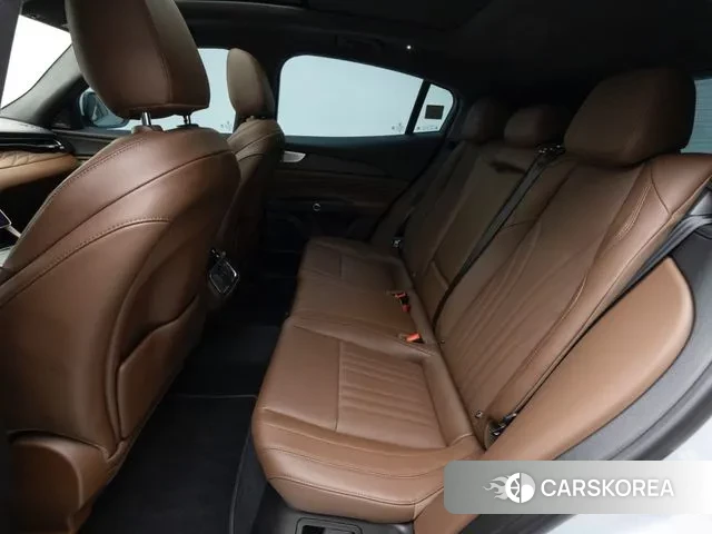 Maserati Grecale 2024 Светло-серебряный цвет из Кореи, фото 4