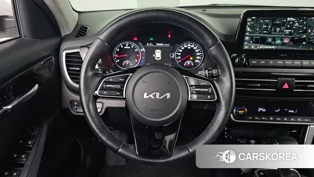 Kia Seltos 2022 Белый из Кореи, фото 4