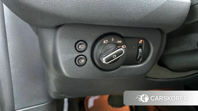 Mini Cooper Clubman 2020 Серебряный из Кореи, фото 4