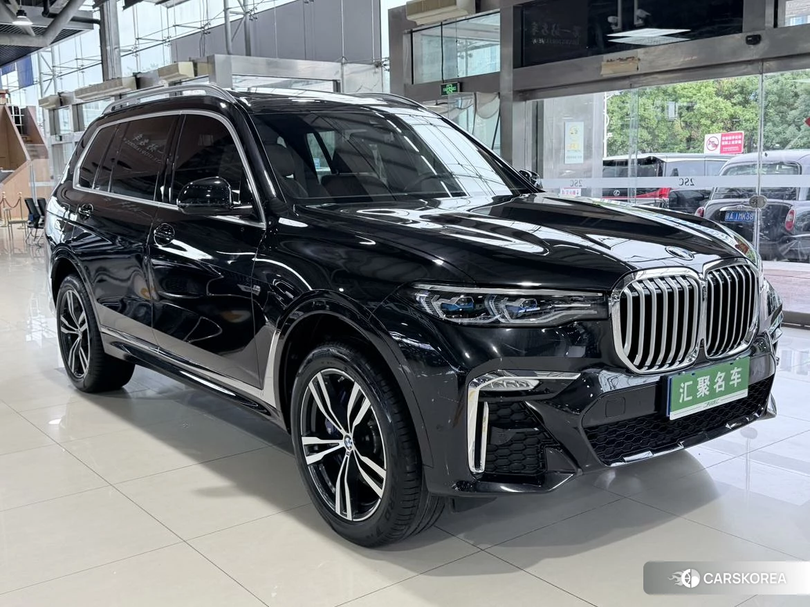 BMW X7 2021 Черный из Китая, фото 4