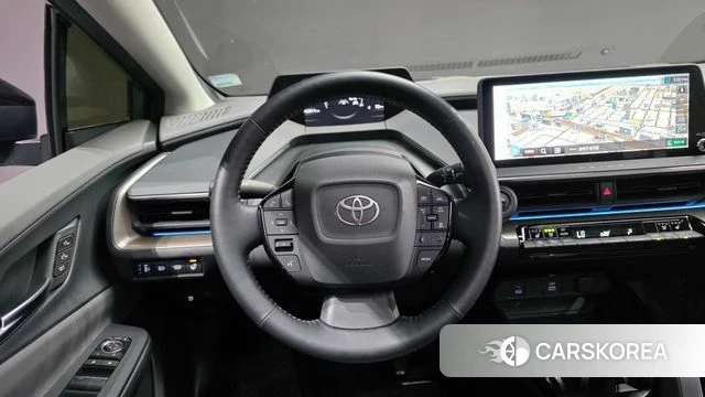 Toyota Prius 5th Generation 2023 Светло-серебряный цвет из Кореи, фото 4