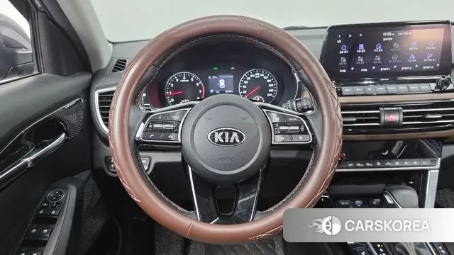 Kia Seltos 2021 Серый из Кореи, фото 4