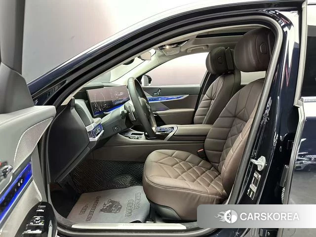 BMW 7 series 2023 Черный из Китая, фото 4